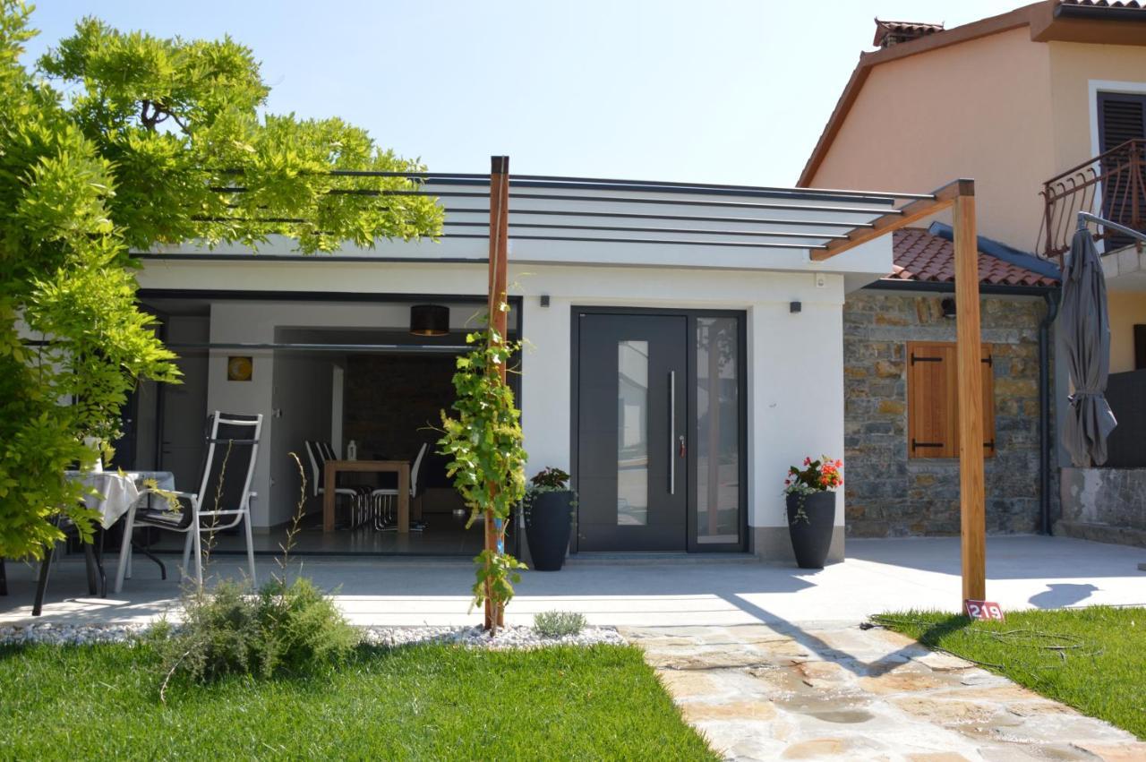 Casa Miranda - Family Comfort In A Quiet Area, Near The Sea, With Bbq And Free Parking Zgornje Skofije ภายนอก รูปภาพ